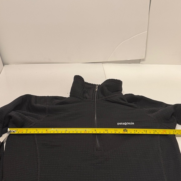 Patagonia Black Fleece Quarter-Zip XS 17” pit-to-pit 22” long. Fall Winter - Picture 8 of 11